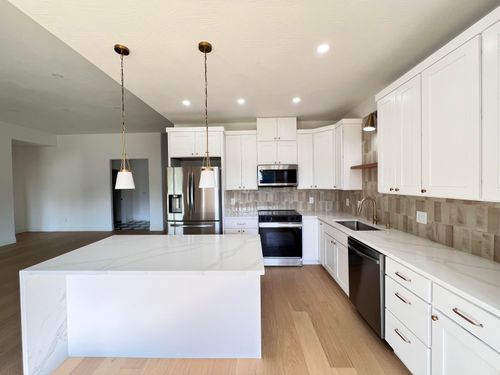 2077 N Sun Valley Drive, Springfield, MO, 65802 | Card Image