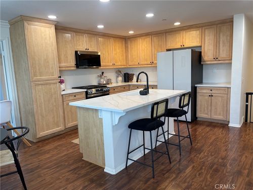 3774 Dunkirk Dr, Oxnard, CA, 93035-1294 | Card Image