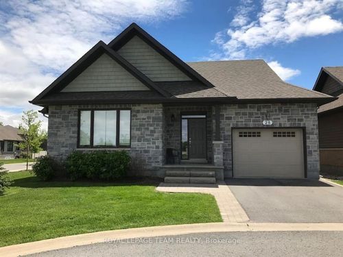 28 Magnolia Way, Kemptville, ON, K0G1J0 | Card Image