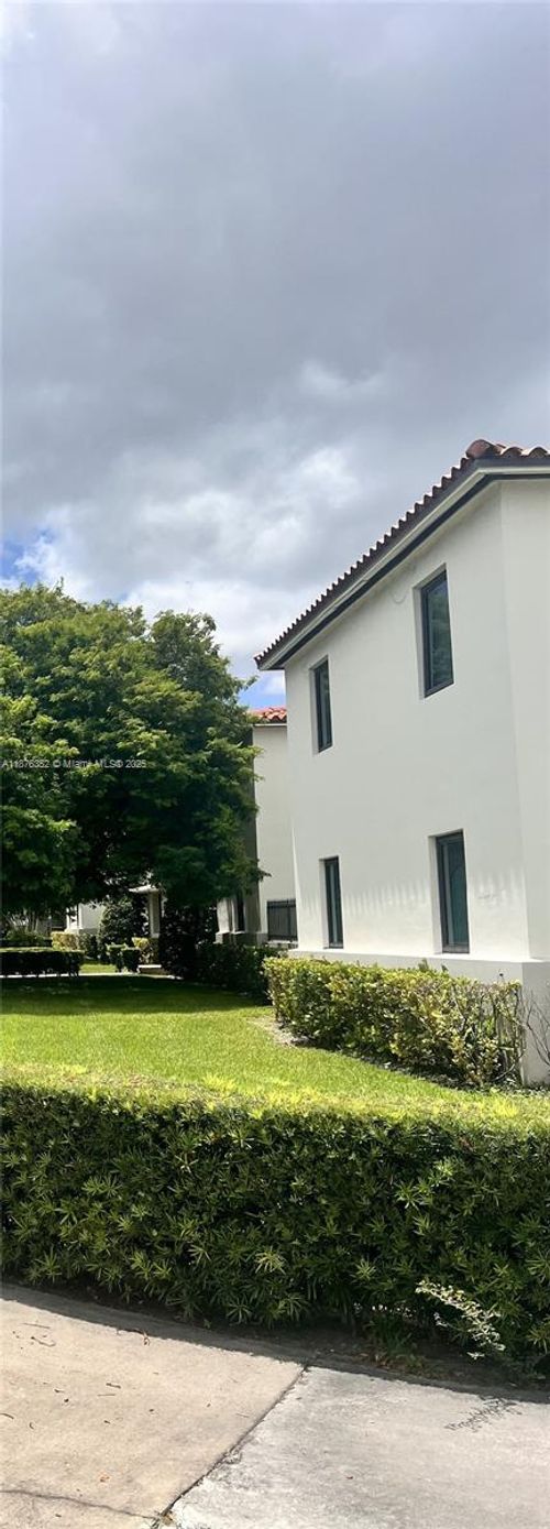 3-1440 Nw 42nd St, Miami, FL, 33142-4814 | Card Image
