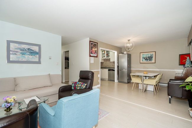 5588 Broadway, Townhouse with 2 bedrooms, 1 bathrooms and 1 parking in Burnaby BC | Image 11