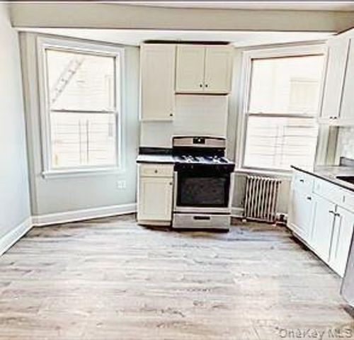 544 E 3rd St, Mount Vernon, NY, 10553-1622 | Card Image
