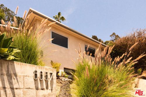 8657 Metz Pl, Los Angeles, CA, 90069-1339 | Card Image