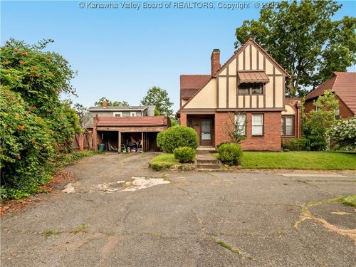 5 Manor Pl, Charleston, WV, 25311-2405 | Card Image