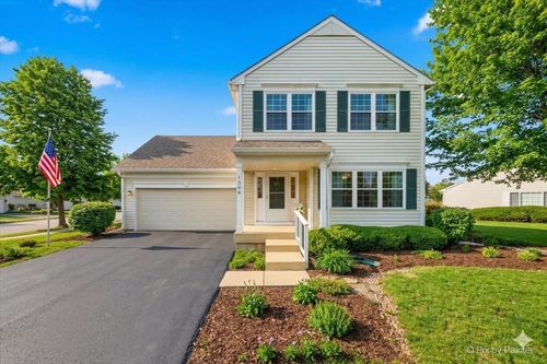 1368 Chestnut Ln, Yorkville, IL, 60560-4547 | Card Image