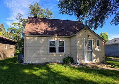 531 6th Ave Sw, Pipestone, MN, 56164-1156 | Card Image