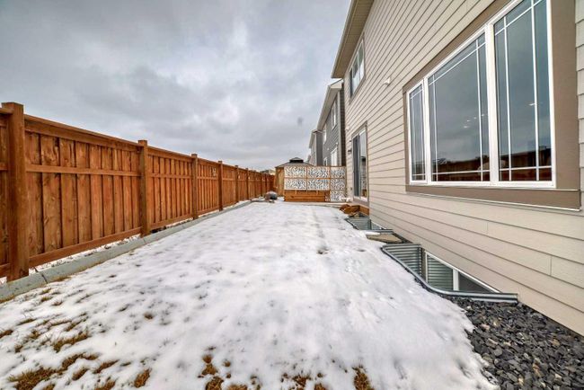 154 Yorkstone Way, Home with 4 bedrooms, 3 bathrooms and 2 parking in Calgary AB | Image 35