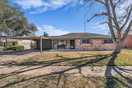 5806 Stratford Dr, Waco, TX, 76710-5621 | Card Image