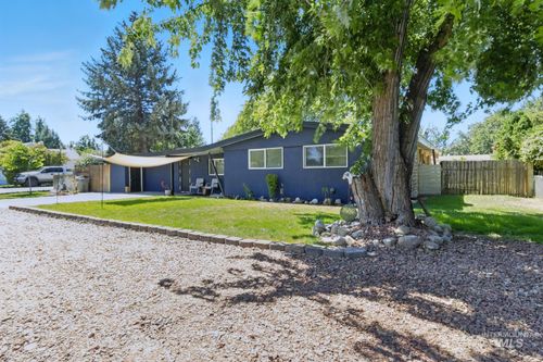 2101 N Allumbaugh St, Boise, ID, 83704-7446 | Card Image