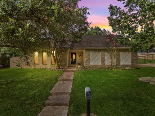 209 Patricia Dr, Hewitt, TX, 76643-3813 | Card Image