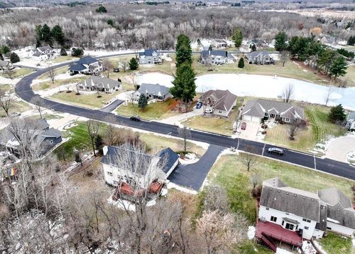 412 E Red Pine Circle, Dousman, WI, 53118 | Card Image