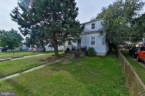 8 Clipper Rd, ESSEX, MD, 21221-7006 | Card Image