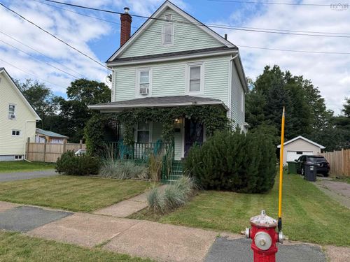 69 Alice St, House with 3 bedrooms, 2 bathrooms and 3 parking in Truro NS | Card Image