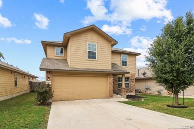 15570 Gray Catbird, House other with 5 bedrooms, 2 bathrooms and null parking in San Antonio TX | Image 2