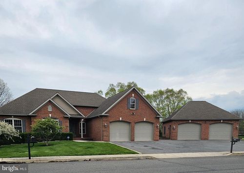 344 Moss Spring Ave, Greencastle, PA, 17225-1034 | Card Image
