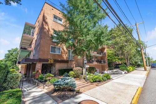 3a-30 Barstow Rd, Great Neck, NY, 11021-2221 | Card Image