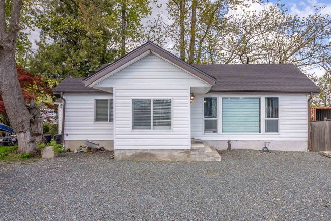 41023 Yale Road, House other with 2 bedrooms, 1 bathrooms and 10 parking in Chilliwack BC | Image 2