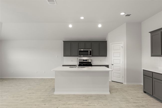 201 Bandit Trl, House other with 4 bedrooms, 2 bathrooms and null parking in Terrell TX | Image 5