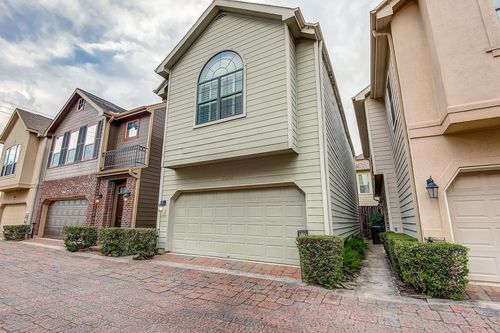 2905 Clinton Dr, Houston, TX, 77020-8403 | Card Image