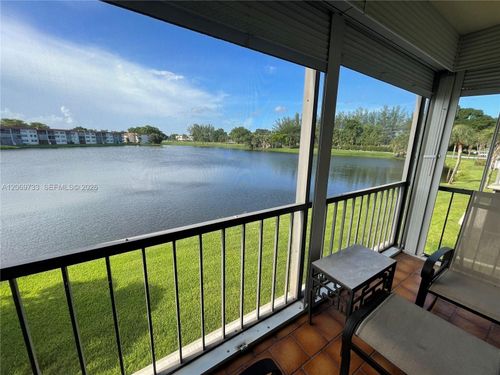 203-9423 S Hollybrook Lake Dr, Pembroke Pines, FL, 33025-1648 | Card Image