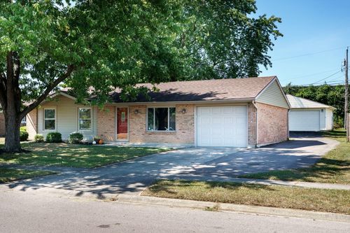 527 Bellaire Dr, Tipp City, OH, 45371-1529 | Card Image