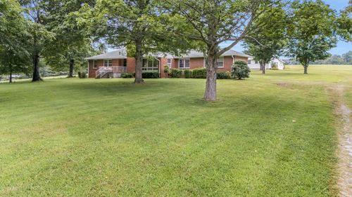 1305 Highway 48 S, Dickson, TN, 37055-3923 | Card Image