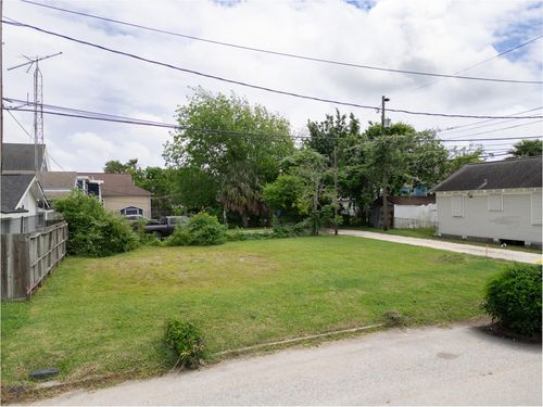 1510 40th St, Galveston, TX, 77550-6636 | Card Image