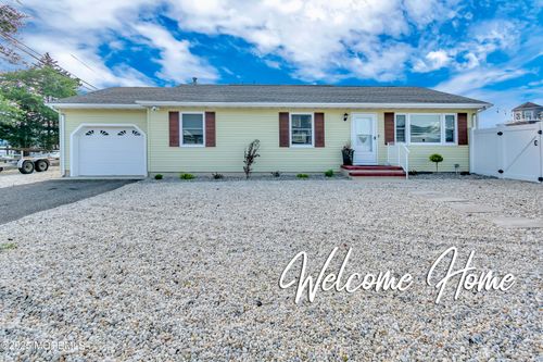 4 Longpoint Dr, Brick, NJ, 08723-7514 | Card Image
