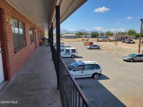 180 Barker Rd Road, El Paso, TX, 79915 | Card Image