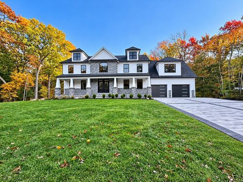 12 Beechwood Dr, Cranston, RI, 02921-3300 | Card Image