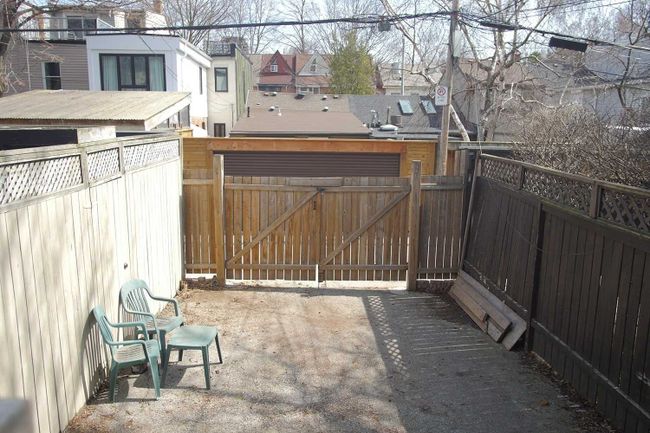 MAIN - 123 Seaton St, Home with 1 bedrooms, 1 bathrooms and 1 parking in Toronto ON | Image 17