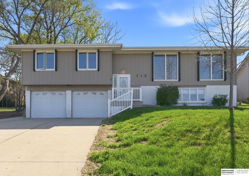715 S 154th St, Omaha, NE, 68154-2707 | Card Image