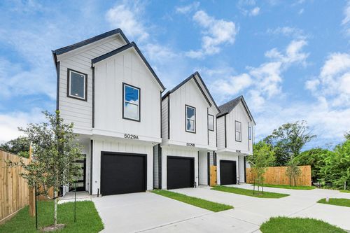 a-5029 Broom St, Houston, TX, 77091-5111 | Card Image