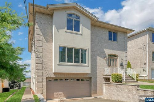 235 10th St, Palisades Park, NJ, 07650-2959 | Card Image