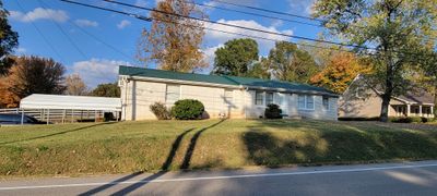 3024 Vanleer Hwy, House other with 3 bedrooms, 2 bathrooms and 3 parking in Charlotte TN | Image 2