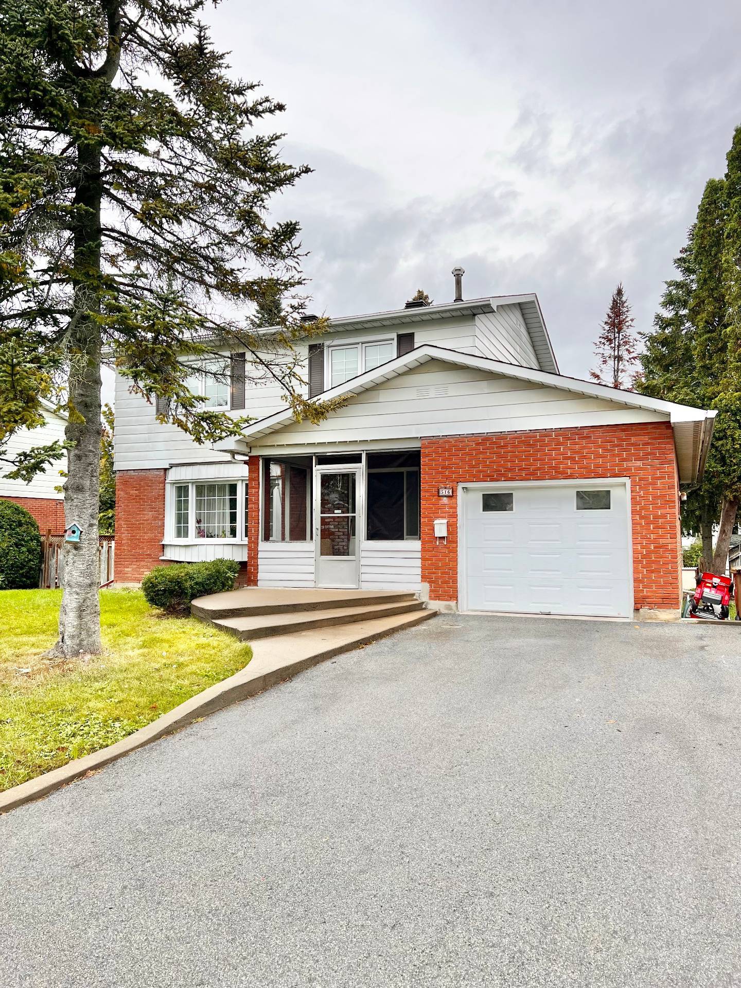 Residential Lease in Dollard-Des-Ormeaux 2