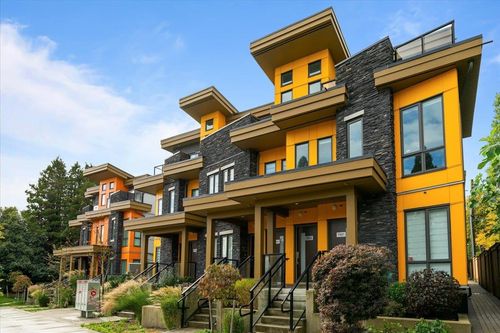 7553 Oak St, Vancouver, BC, V6P4A4 | Card Image