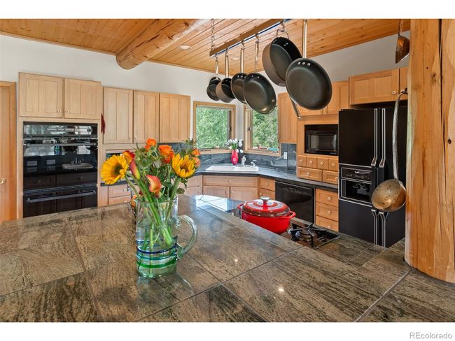 Kitchen | Image 25