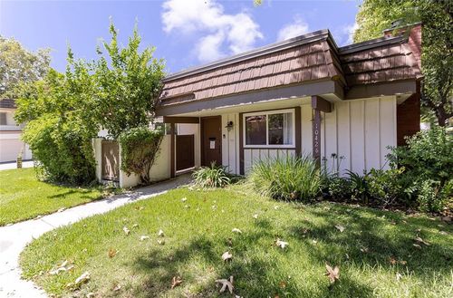 10426 Larwin Ave, Chatsworth, CA, 91311 | Card Image