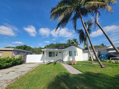 2207 Taft St, Hollywood, FL, 33020-2640 | Card Image