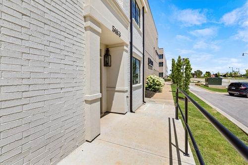 5183 W Pauline Whitaker Pkwy, Rogers, AR, 72758-8335 | Card Image