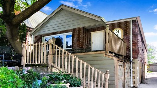 343 Kane Ave, York, ON, M6M3N9 | Card Image