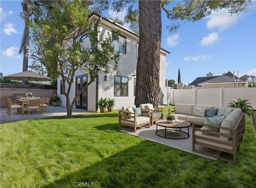 11145 Hortense St, North Hollywood, CA, 91602-1729 | Card Image