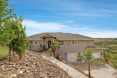 1111 Paradise Peak Rd, Valley Springs, CA, 95252-8543 | Card Image