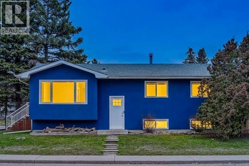 252 Allan Cres Se, Calgary, AB, T2J0T4 | Card Image