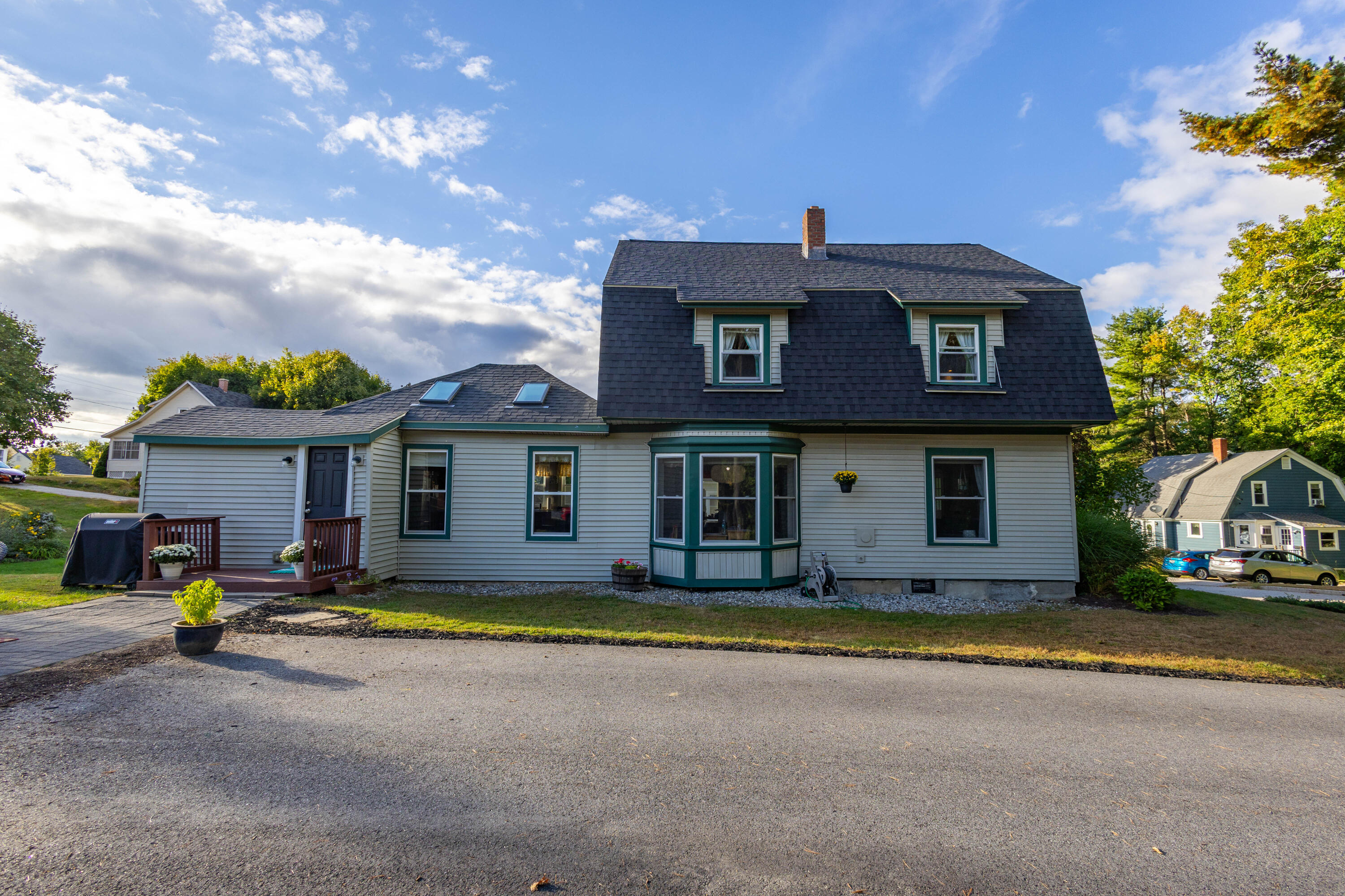 Cleaves St, Auburn, ME 04210