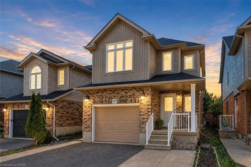 357 Parkvale Drive, Kitchener, ON, N2R1Y6 | Card Image