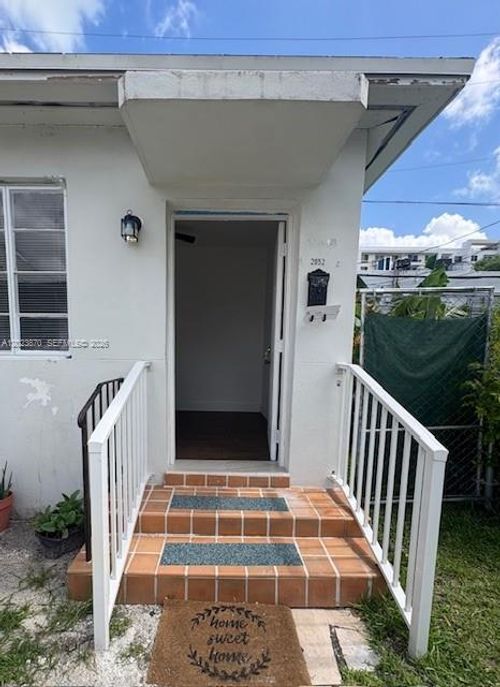 4-2052 Sw 7th St, Miami, FL, 33135-3312 | Card Image