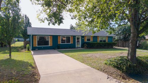 109 S Shaw St, Tom Bean, TX, 75489 | Card Image