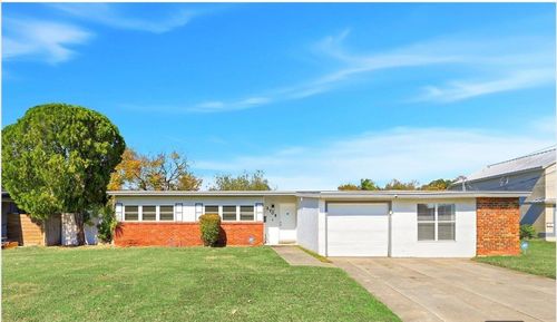 2705 Gulfstream Rd, ORLANDO, FL, 32805-5814 | Card Image